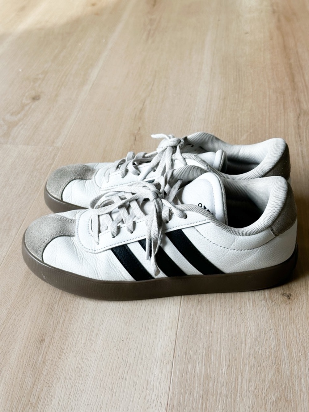 adidas VL Court 3.0 White Sneakers with Black Stripes and Brown Sole Size 5.5